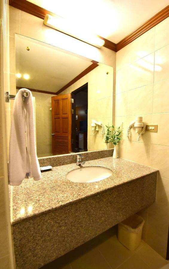 Dynasty Inn Патая Екстериор снимка